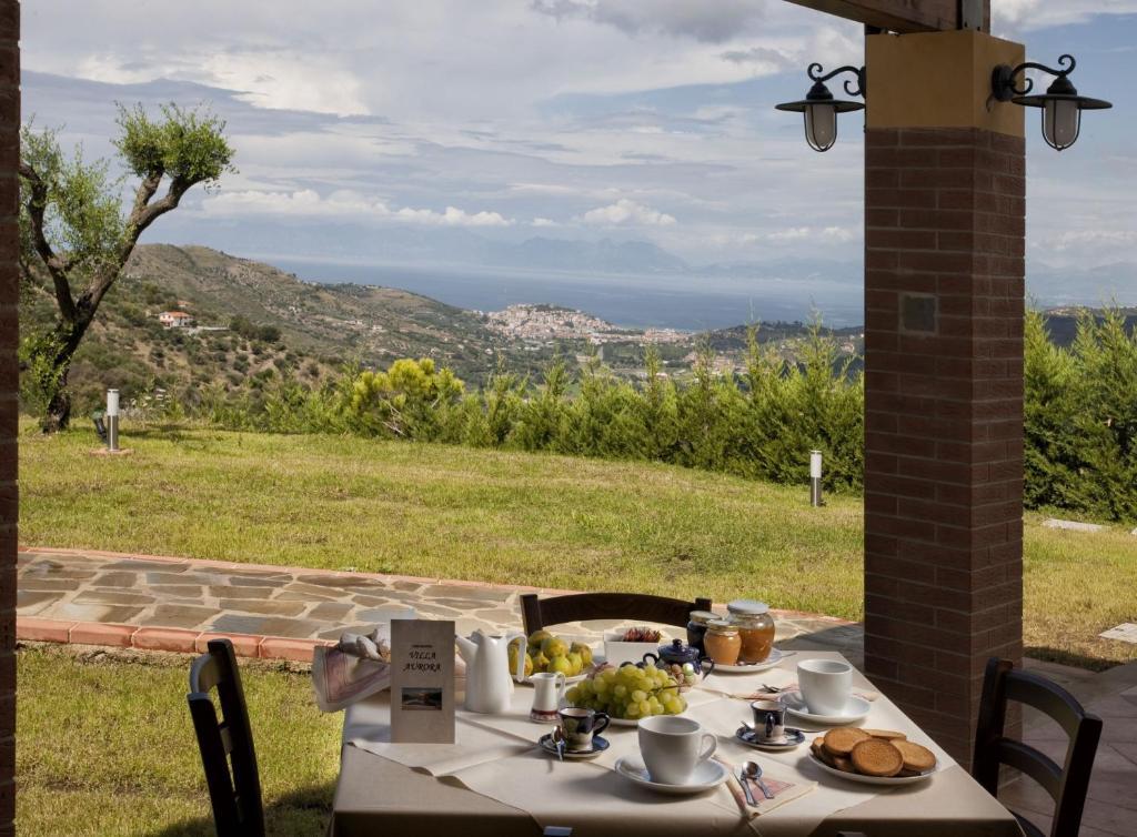 Casa Vacanza Villa Aurora Laureana Cilento Exterior photo