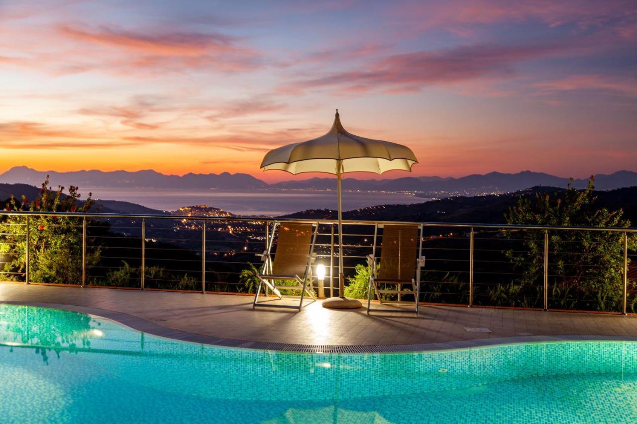 Casa Vacanza Villa Aurora Laureana Cilento Exterior photo